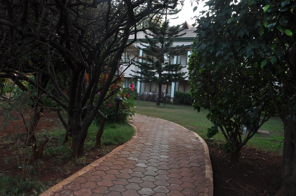 Aveda Blue Country Resort Panchgani Luaran gambar
