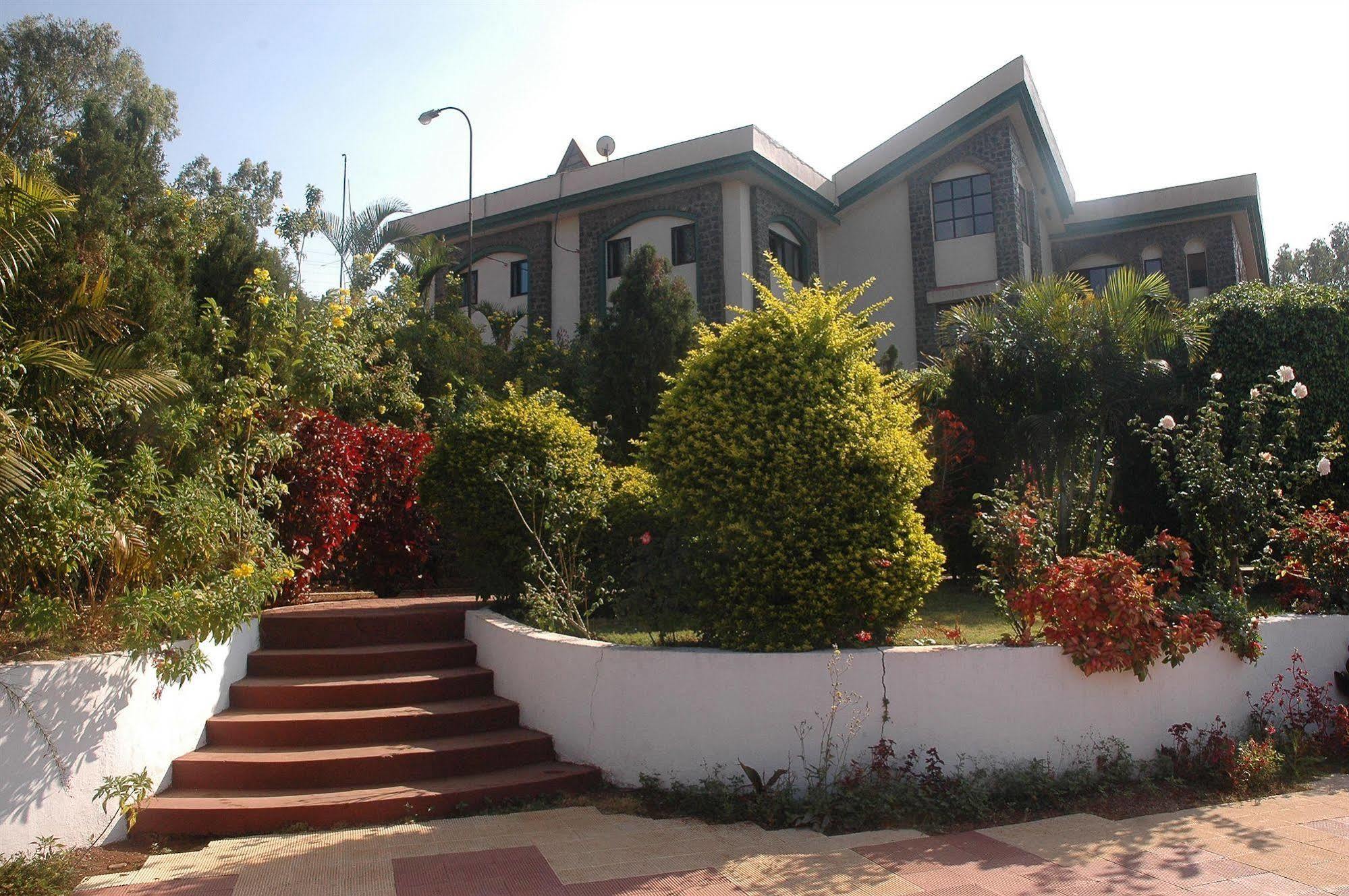 Aveda Blue Country Resort Panchgani Luaran gambar