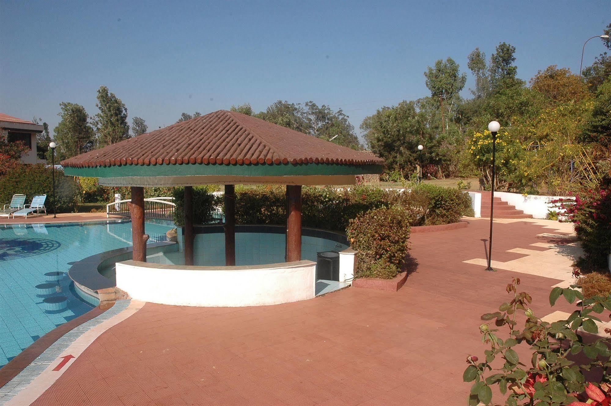Aveda Blue Country Resort Panchgani Luaran gambar
